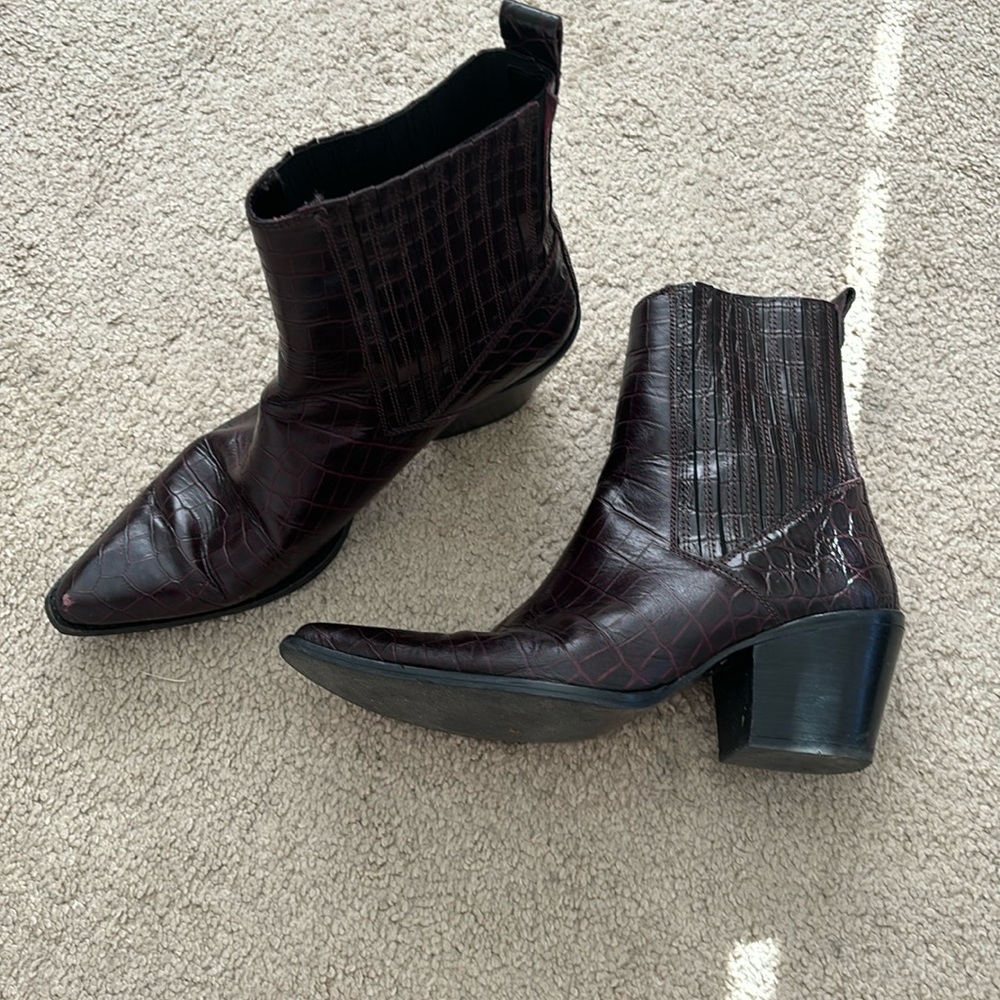 Zara maroon crocodile leather boot
